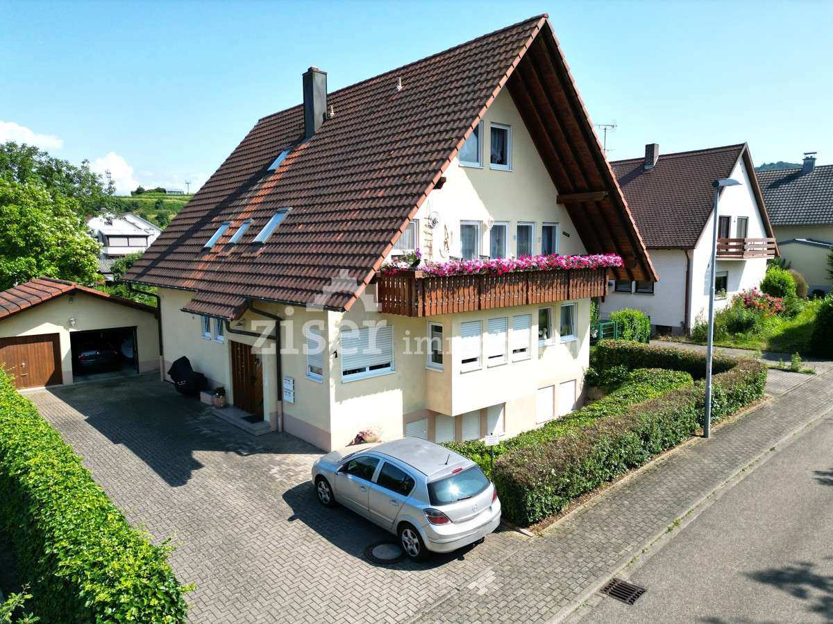 Kapitalanleger gesucht! - Mehrfamilienhaus mit 4 Parteien in Endingen
