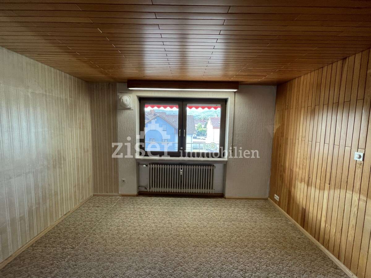 Attraktive, bezugsfreie 4-Zimmer-Wohnung im Obergeschoss!