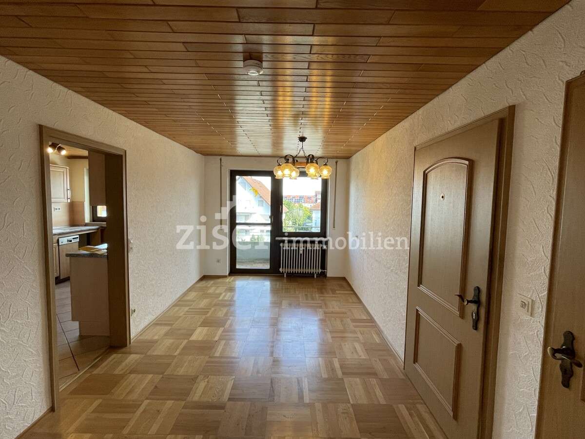 Attraktive, bezugsfreie 4-Zimmer-Wohnung im Obergeschoss!