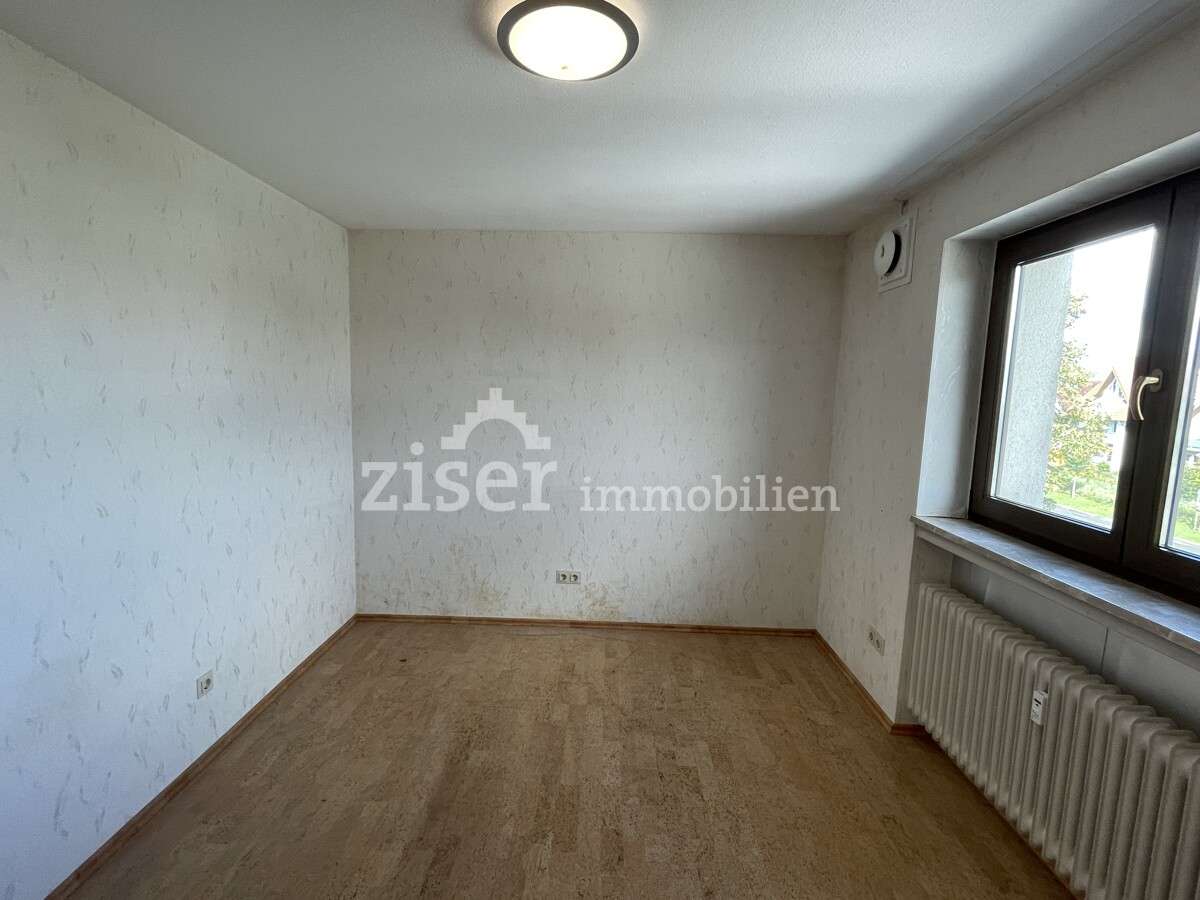 Attraktive, bezugsfreie 4-Zimmer-Wohnung im Obergeschoss!