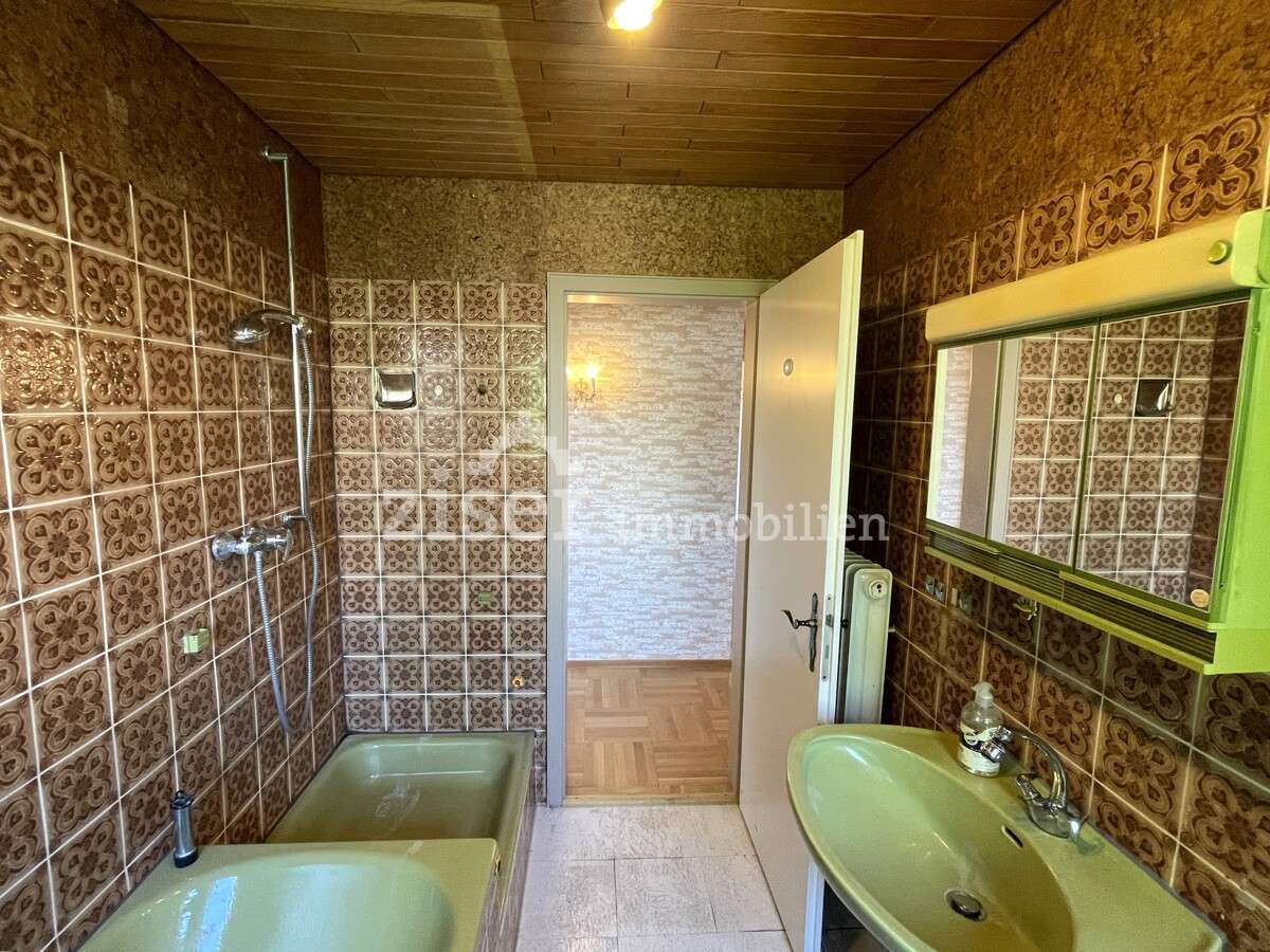 Attraktive, bezugsfreie 4-Zimmer-Wohnung im Obergeschoss!