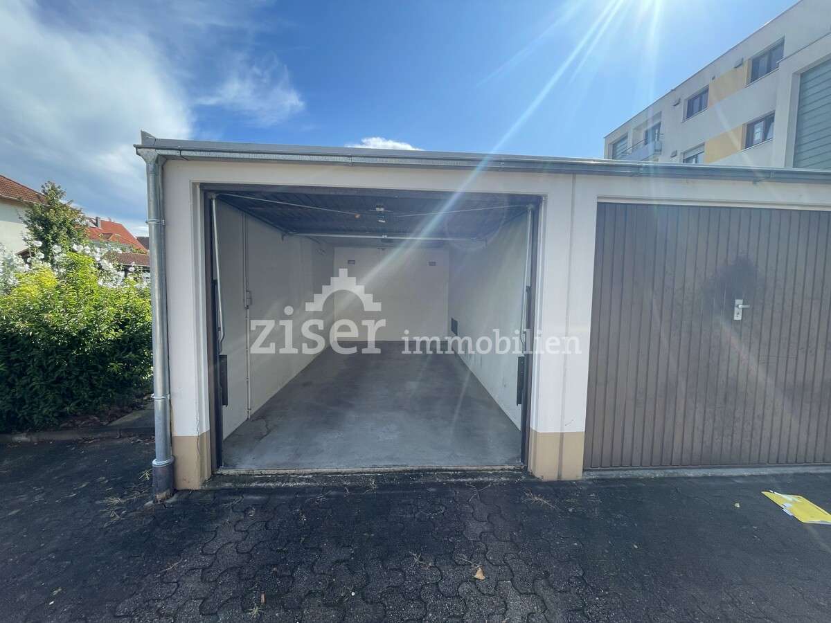 Attraktive, bezugsfreie 4-Zimmer-Wohnung im Obergeschoss!